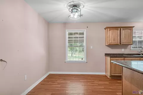 29399 Claiborne St, Springfield, LA 70462 photo 6