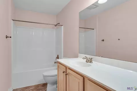 29399 Claiborne St, Springfield, LA 70462 photo 12