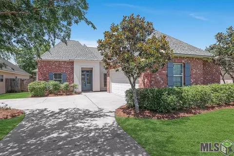 14748 Town Dr, Baton Rouge, LA 70810