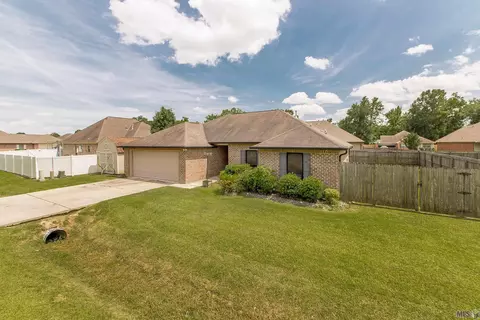 509 E Oak Haven St, Gonzales, LA 70737