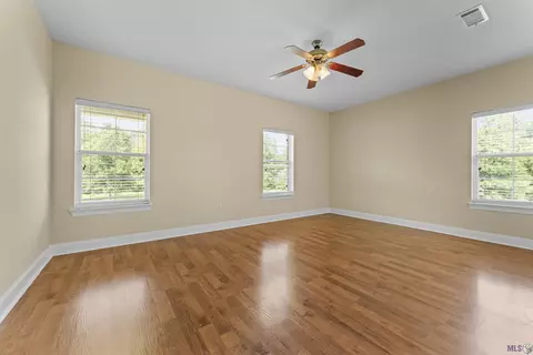 Bedroom - 33050 Duff Rd, Walker, LA 70785 photo 4 of 4