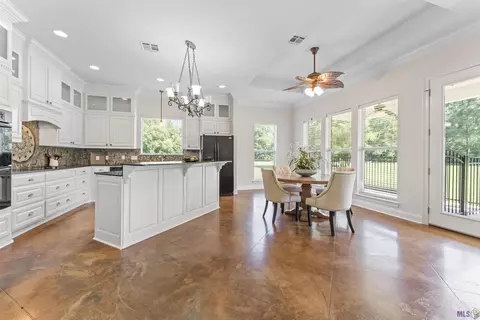 Kitchen - 33050 Duff Rd, Walker, LA 70785 photo 1 of 3