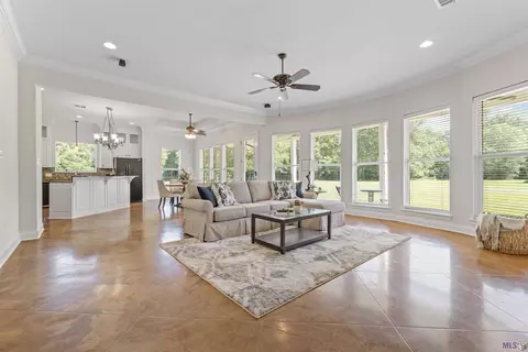 33050 Duff Rd, Walker, LA 70785