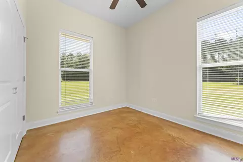Bedroom - 33050 Duff Rd, Walker, LA 70785 photo 1 of 4