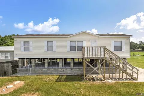 48080 Rogers A Rd, Saint Amant, LA 70774