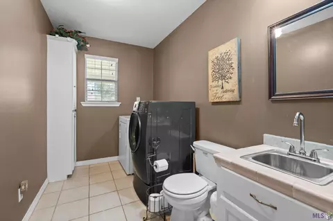 20416 Camille Dr, Springfield, LA 70462 photo 8