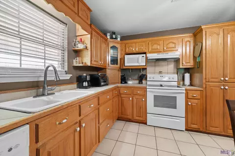 20416 Camille Dr, Springfield, LA 70462 photo 10