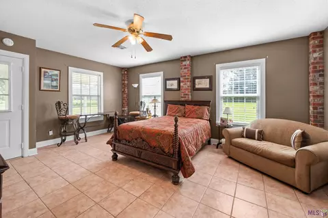 20416 Camille Dr, Springfield, LA 70462 photo 6
