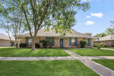 1521 Turret Dr, Baton Rouge, LA 70816