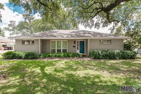 5633 Sandalwood Dr, Baton Rouge, LA 70806
