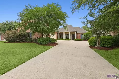 15923 Parkside Ct, Baton Rouge, LA 70817