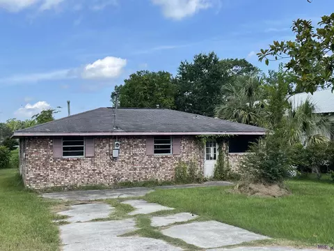 933 S Bell, Gonzales, LA 70737