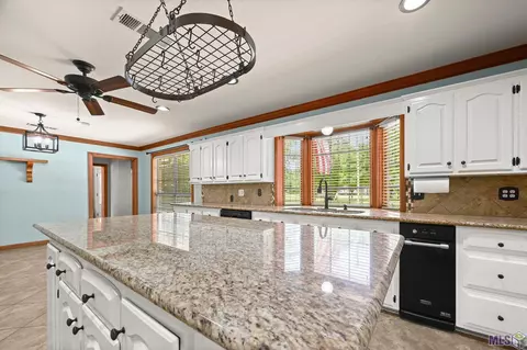 8006 Comite Acres Dr, Baker, LA 70714 photo 7