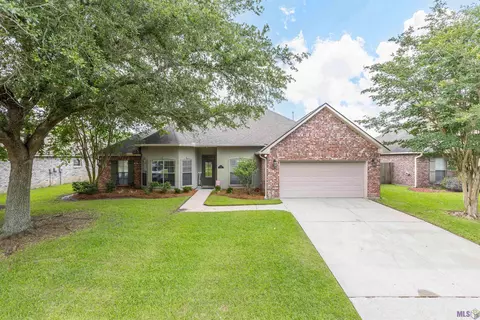 37168 Cobblestone Ave, Geismar, LA 70734