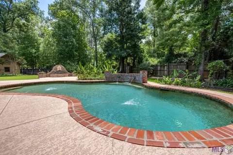 13566 Lakeway Dr, Prairieville, LA 70769