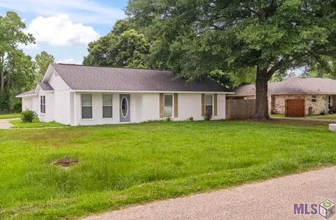 8747 Leisure Dr, Denham Springs, LA 70726