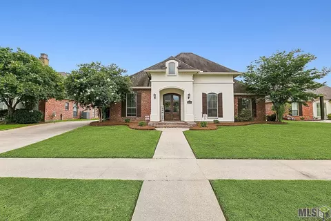 13274 Brookcrest Dr, Walker, LA 70785