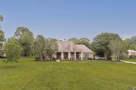 1026 Hunters Run Ave, Zachary, LA 70791