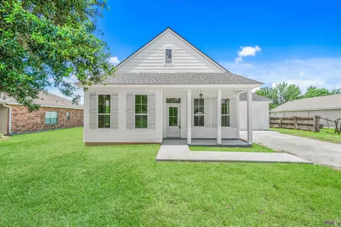 17347 W Autumn Dr, Prairieville, LA 70769