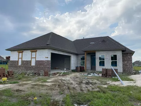 156 Lake Hudson Cir, Thibodaux, LA 70301