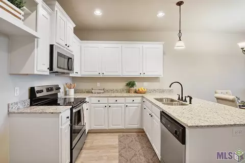 17421 Berkshire Dr # 50, Prairieville, LA 70769