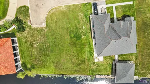21440 Blue Marlin Dr, Livingston, LA 70462