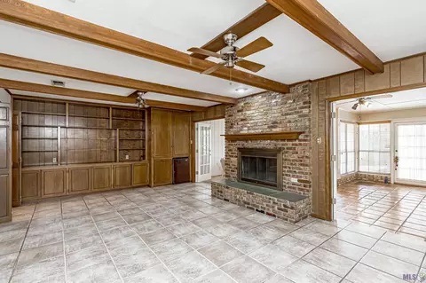 101 Riverside Ct, Donaldsonville, LA 70346