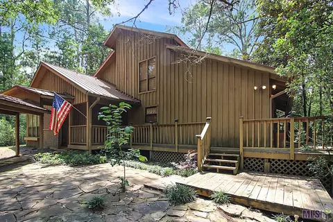 3042 Louisiana Ln, Jackson, LA 70748