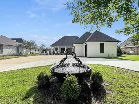 25641 Wax Rd, Denham Springs, LA 70726