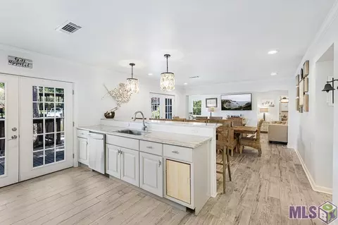 Kitchen - 31558 Judith Dr, Springfield, LA 70462 photo 3 of 3