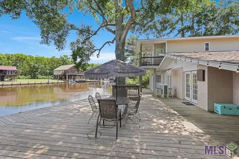 Exterior - 31558 Judith Dr, Springfield, LA 70462 photo 4 of 5