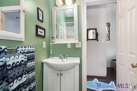 Bath - 31558 Judith Dr, Springfield, LA 70462 photo 5 of 6