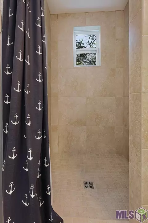 Bath - 31558 Judith Dr, Springfield, LA 70462 photo 3 of 6