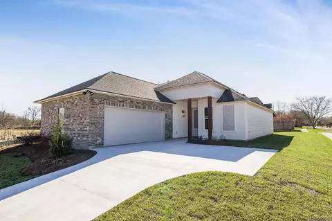 6910 Garden Hill Dr, Shenandoah, LA 70817