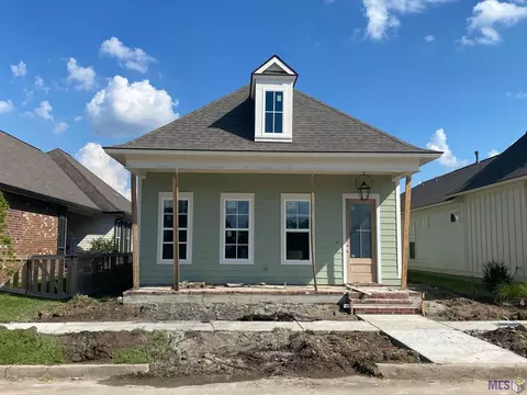 142 Royal Oak Blvd, Thibodaux, LA 70301