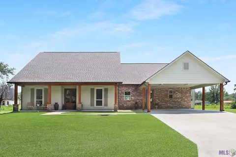 44233 Trabeaux St, Sorrento, LA 70778
