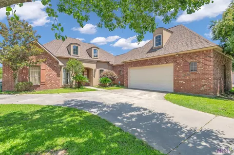 12328 Oak Colony Dr, Geismar, LA 70734
