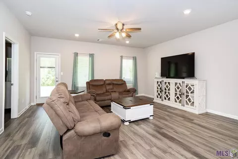 13789 Wincrest Dr, Walker, LA 70785 photo 10