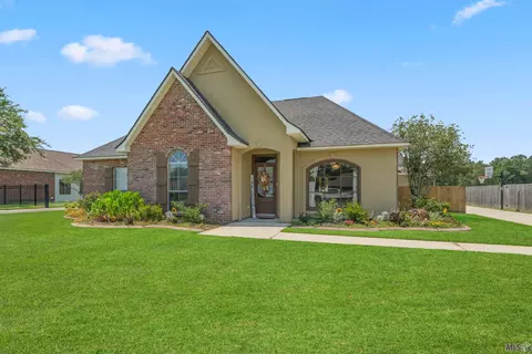 13070 N Ridge Dr, Walker, LA 70785
