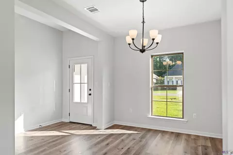 2468 Woodland Ct, Port Allen, LA 70767