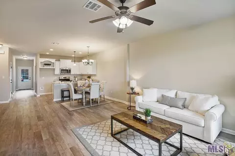 17413 Berkshire Dr #53, Prairieville, LA 70769