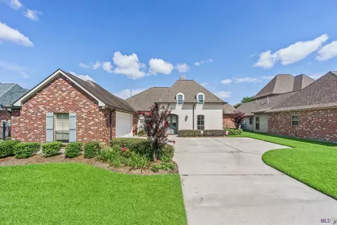 8828 Glenfield Dr, Baton Rouge, LA 70809