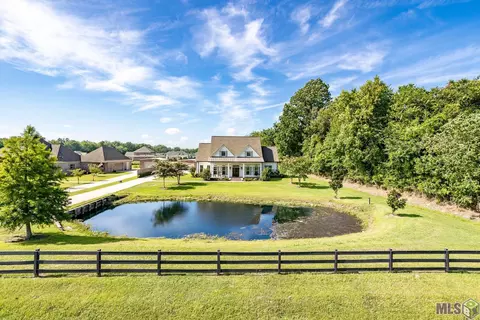 5879 Choctaw Rd, Brusly, LA 70719
