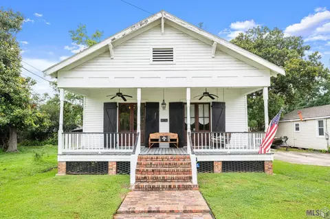 356 Courthouse St, Port Allen, LA 70767