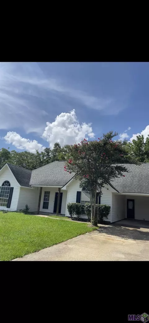 38140 E Lake Dr, Prairieville, LA 70769
