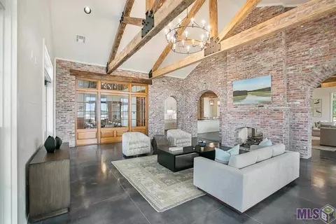 13555 Inspiration Point Dr, Baton Rouge, LA 70810