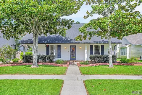14930 Woodlore Dr, Baton Rouge, LA 70816