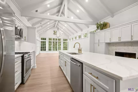712 Bourbon Ave, Baton Rouge, LA 70808