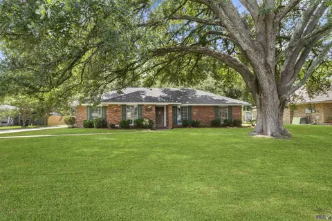 12115 Elva Dr, Baton Rouge, LA 70816