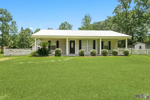 24 Kathman Dr, Madisonville, LA 70447